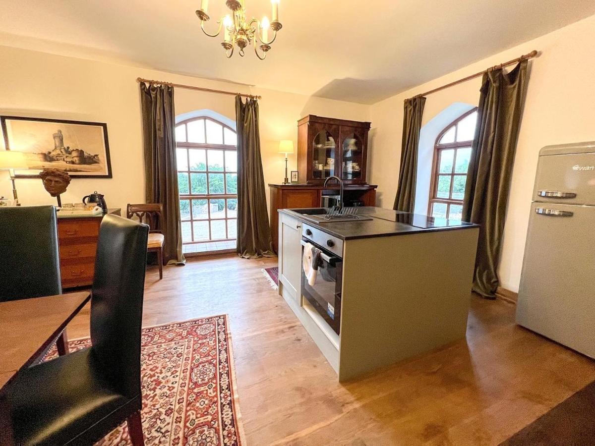 Tan-yr-ogo Gate Lodge, Gwrych Castle Holiday home *
