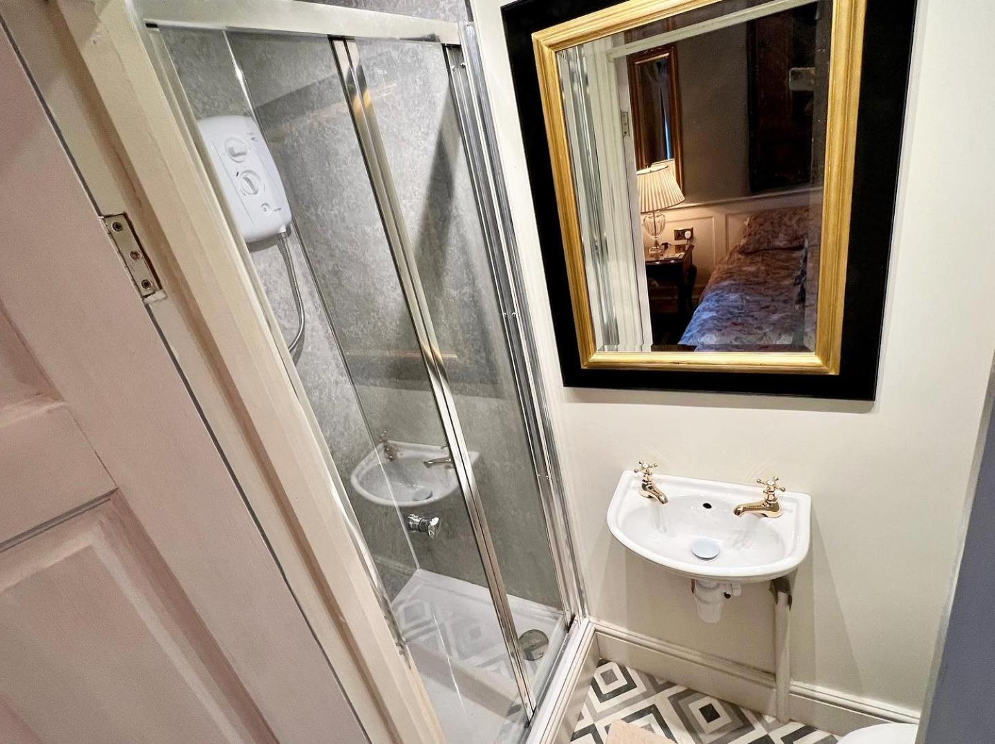 Holiday home Tan-yr-ogo Gate Lodge, Gwrych Castle